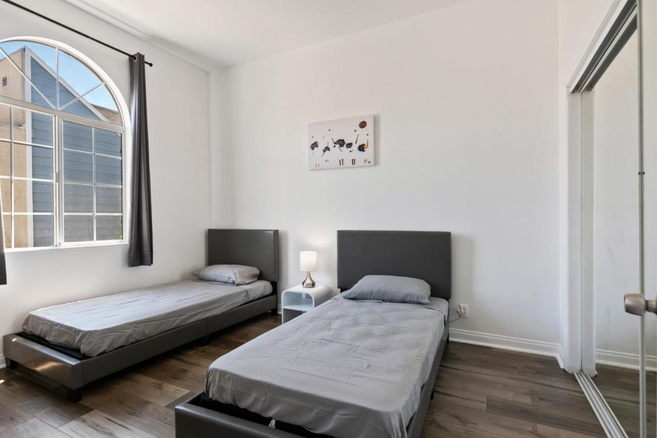 Spacious Private Gated Modern Loft Close To Universal Studio And Hollywood لوس أنجلوس المظهر الخارجي الصورة